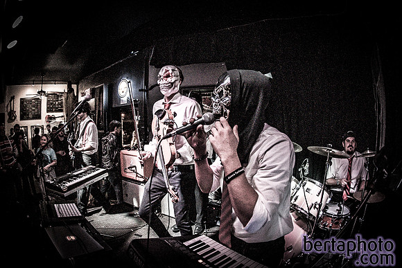 HalloWEIRD-HQ-20mb_size_limit-6584