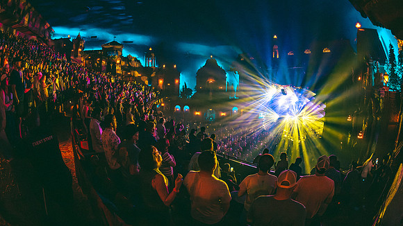 250923_AdamBertaPhoto-LouisvillePalace4513-2