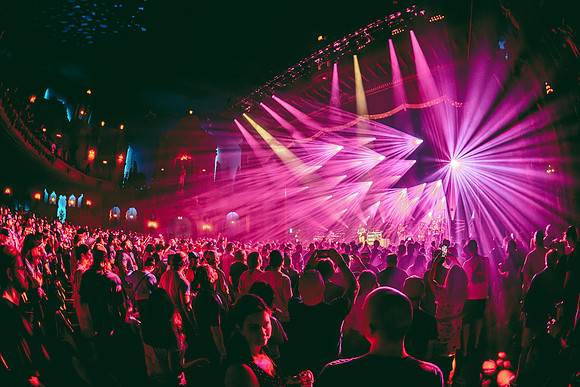 250923_AdamBertaPhoto-LouisvillePalace4639