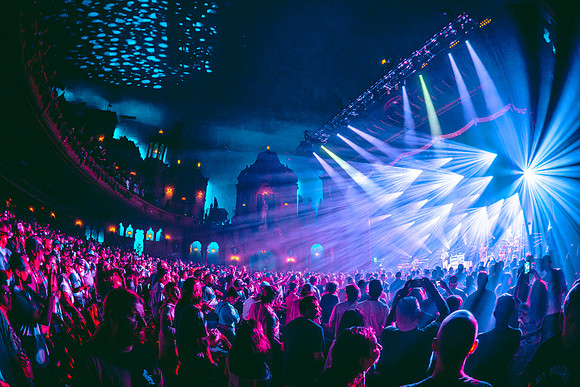 250923_AdamBertaPhoto-LouisvillePalace4642