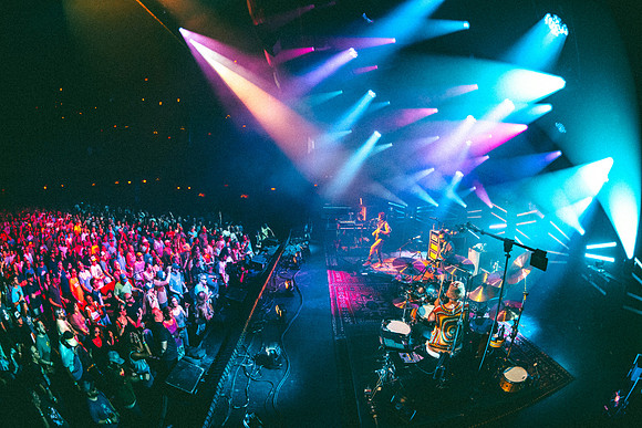 250923_AdamBertaPhoto-LouisvillePalace4934