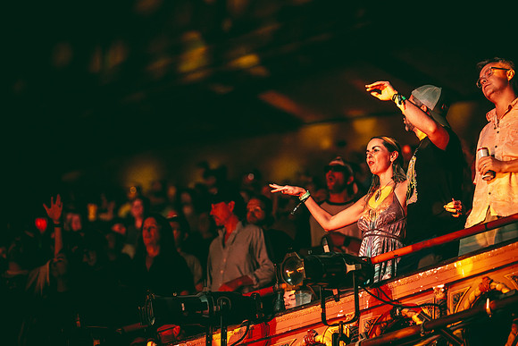 250924_AdamBertaPhoto-LouisvillePalace7835