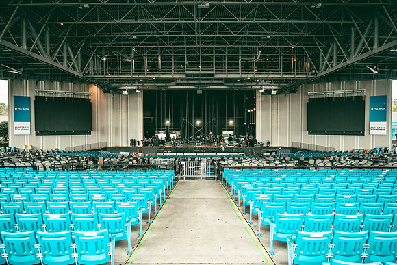 250927_AdamBertaPhoto-PNCBankPavilion-3833