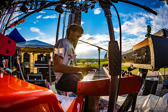 Adam Berta Fred Fest-2112