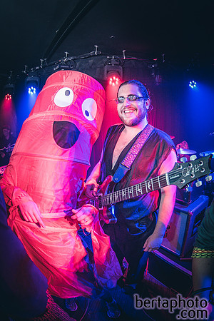 HalloWEIRD-HQ-20mb_size_limit-6887