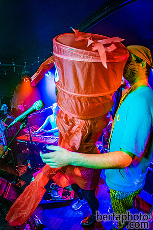 HalloWEIRD-HQ-20mb_size_limit-6876
