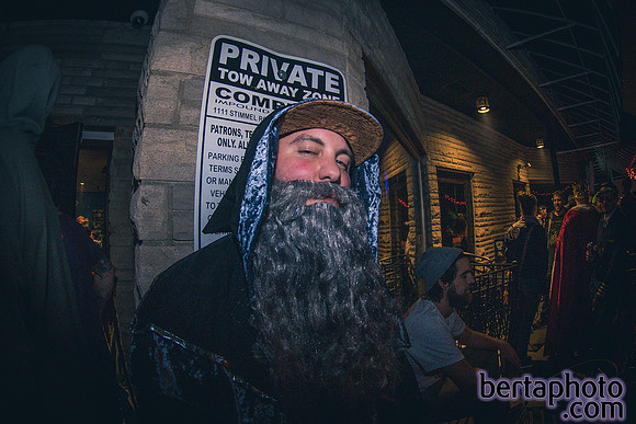 HalloWEIRD-HQ-20mb_size_limit-6939