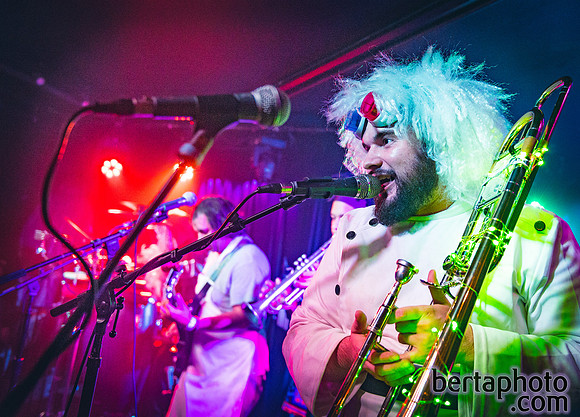 HalloWEIRD-HQ-20mb_size_limit-7256