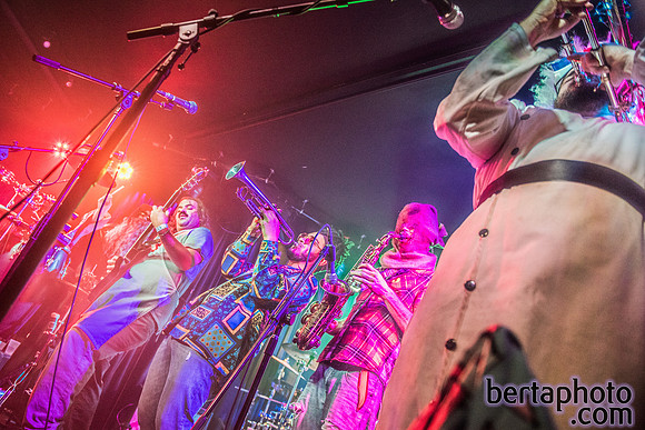HalloWEIRD-HQ-20mb_size_limit-7215