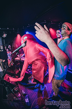 HalloWEIRD-HQ-20mb_size_limit-6879