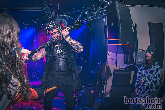 HalloWEIRD-HQ-20mb_size_limit-6909
