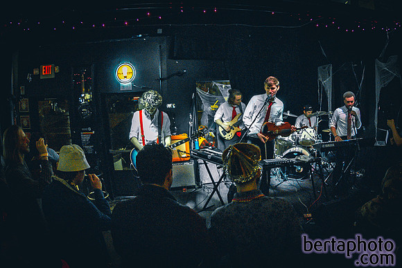HalloWEIRD-HQ-20mb_size_limit-6537