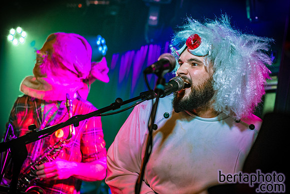 HalloWEIRD-HQ-20mb_size_limit-7155
